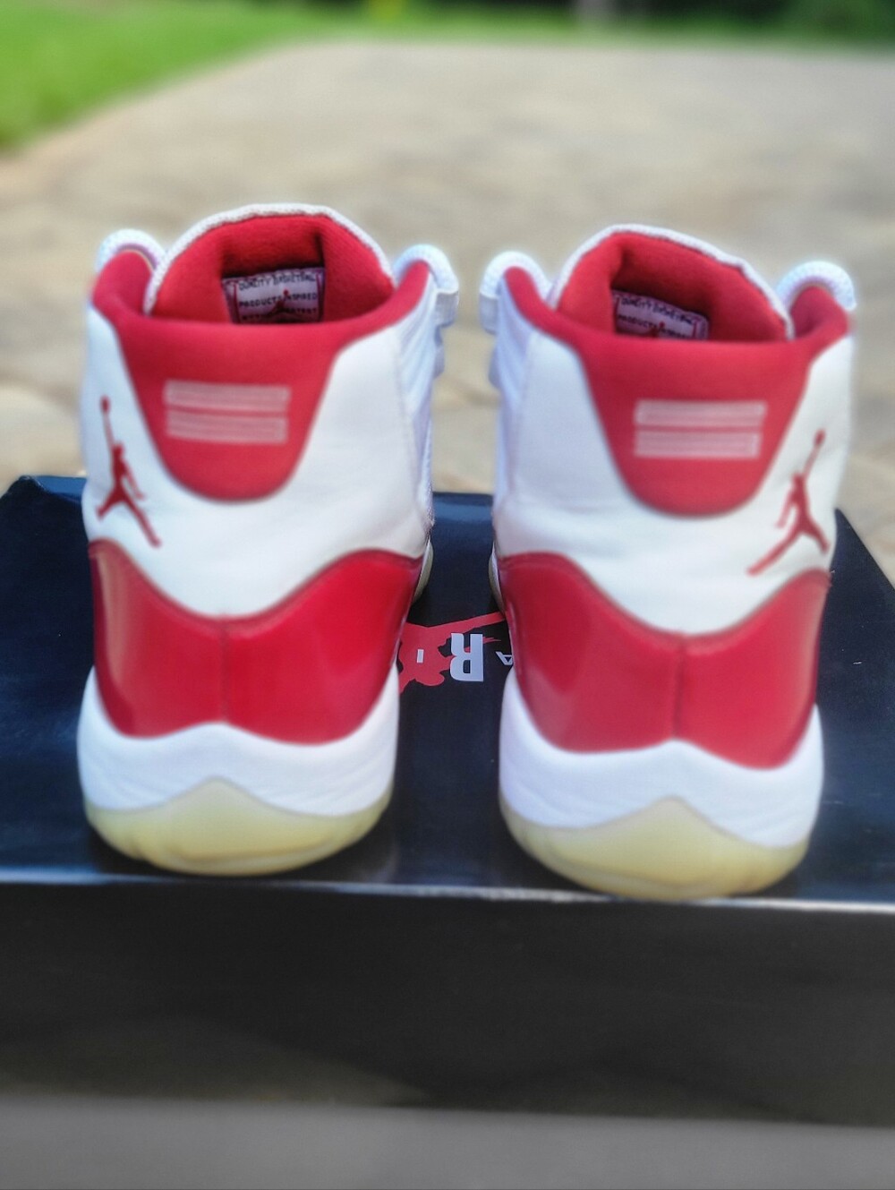 Jirdan 11 Retro 'Cherry" - Picture 5 of 10